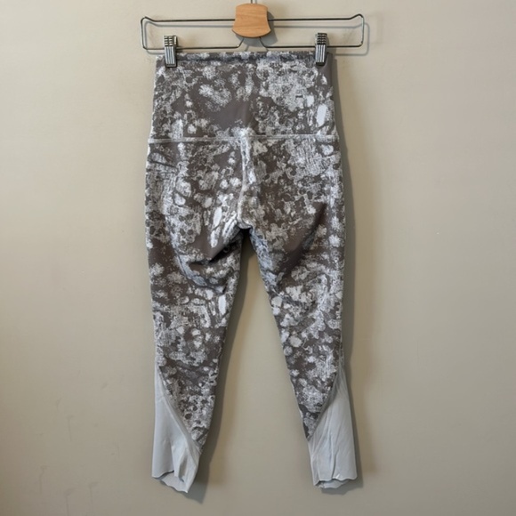 Lululemon Wunder Under Scalloped Hem High-Rise Crop 23" *Luxtreme Roll Down - Picture 5 of 10